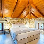 Mantineia Stone Villa-an Ethereal Getaway Tatil Evi *