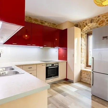 Mantineia Stone Villa-an Ethereal Getaway بيت للعطل