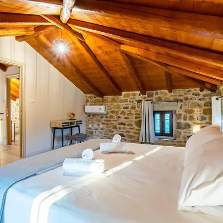 Mantineia Stone Villa-an Ethereal Getaway Tatil Evi Megali Mantineia