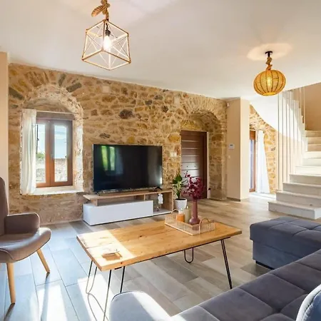 Mantineia Stone Villa-an Ethereal Getaway Megali Mantineia