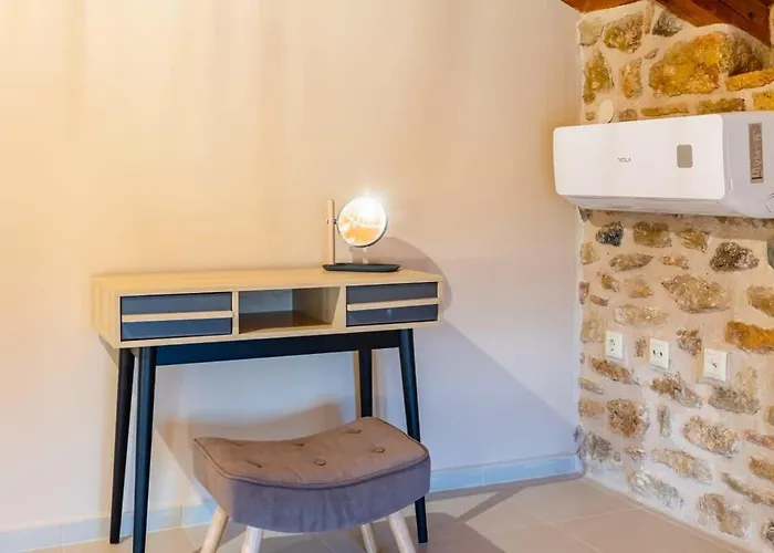 Semesterbostad Mantineia Stone Villa-an Ethereal Getaway