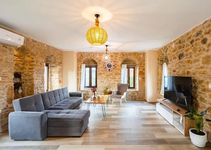 Semesterbostad Mantineia Stone Villa-an Ethereal Getaway Megali Mantineia