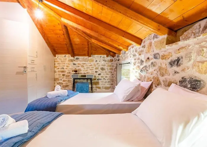 Semesterbostad Mantineia Stone Villa-an Ethereal Getaway *