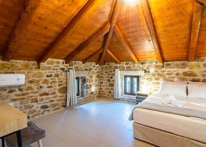 Semesterbostad Mantineia Stone Villa-an Ethereal Getaway *