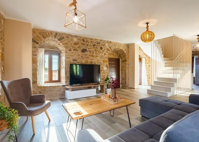 Mantineia Stone Villa-an Ethereal Getaway Megali Mantineia